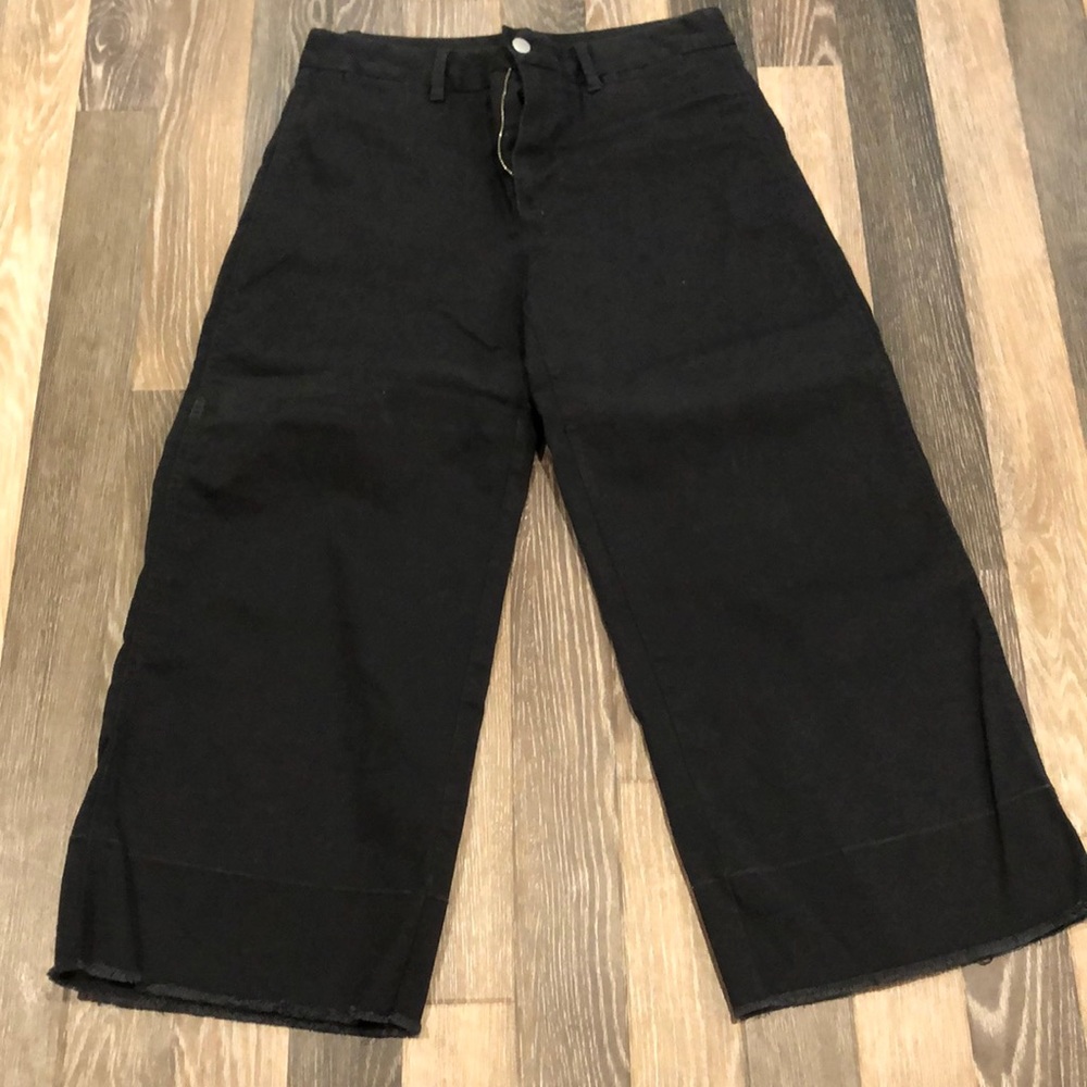NWOT Gap black wide leg pants. Size 10S.